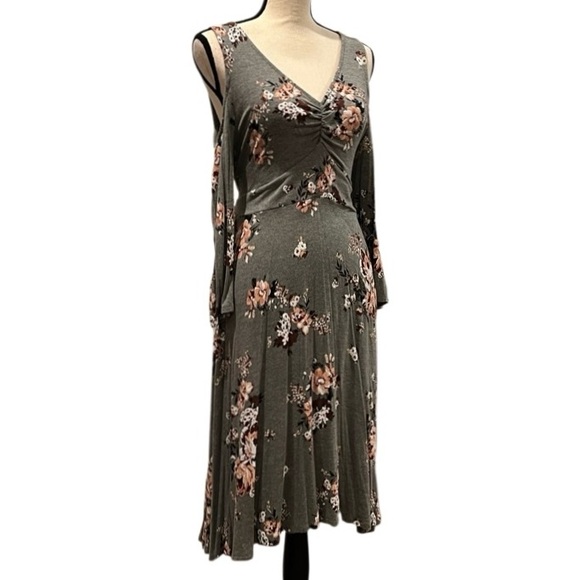 Torrid Grey Floral Jersey Skater Dress - Picture 4 of 11